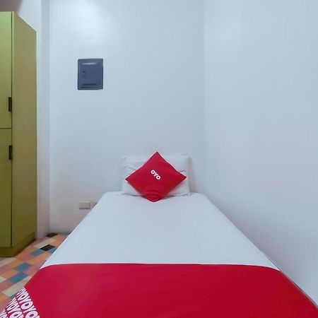 Spot On Junction Hostel Makati City Exterior foto
