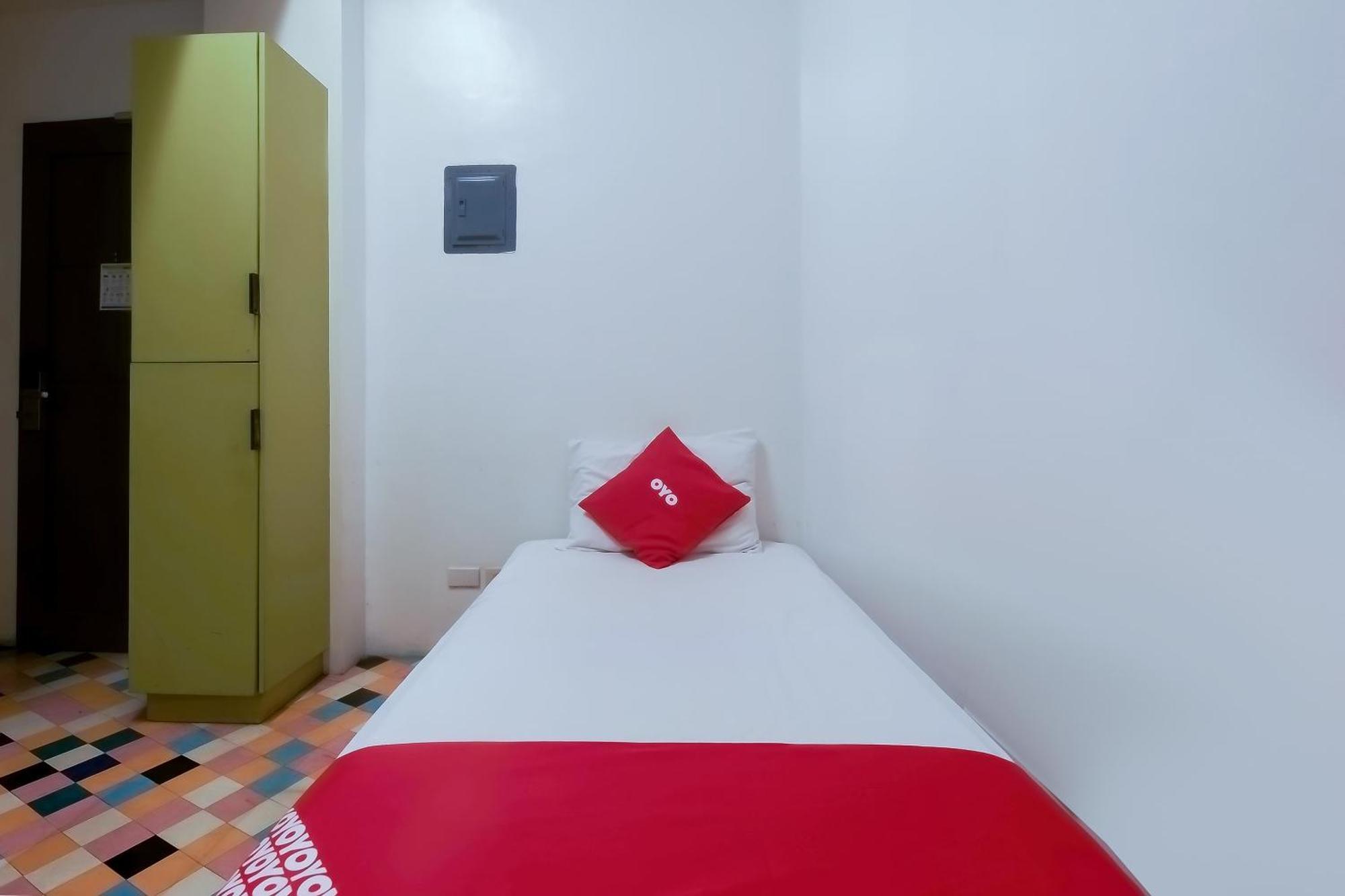 Spot On Junction Hostel Makati City Exterior foto