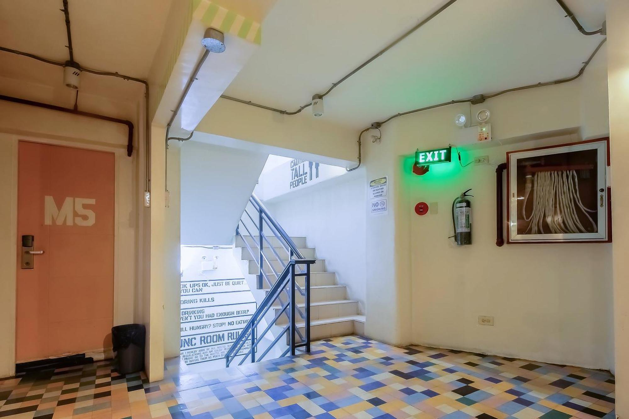 Spot On Junction Hostel Makati City Exterior foto